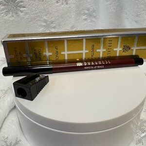 Borghese Peretta Lip Pencil - Shade 54 Vino